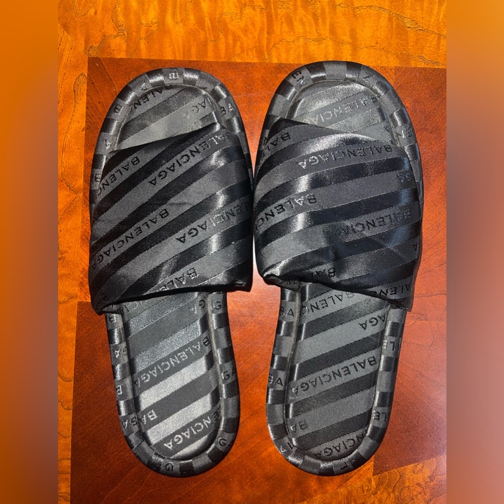 AUTHENTIC BALENCIAGA SLIDES